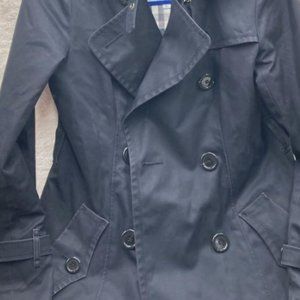 Women's trench coat with long sleeves